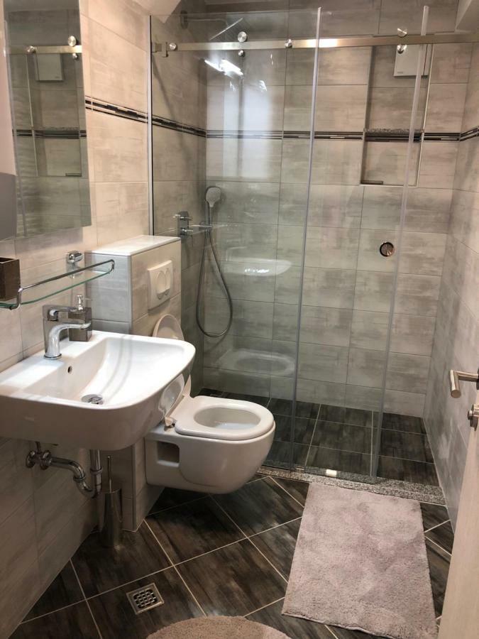 Apartmans And Rooms "Slavica" Novalja Exterior photo
