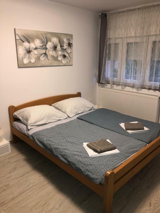 Apartmans And Rooms "Slavica" Novalja Exterior photo